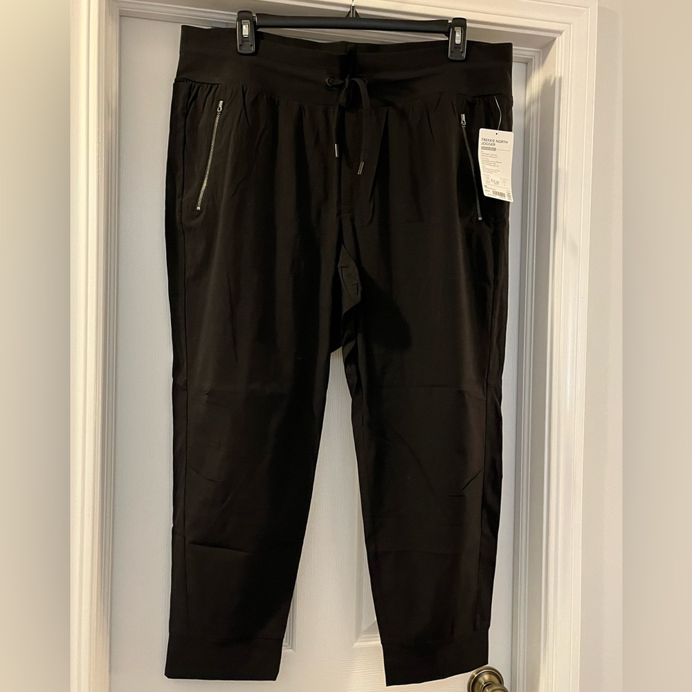 NWT Athleta Trekkie North Jogger. Black. Women’s plus size 20.